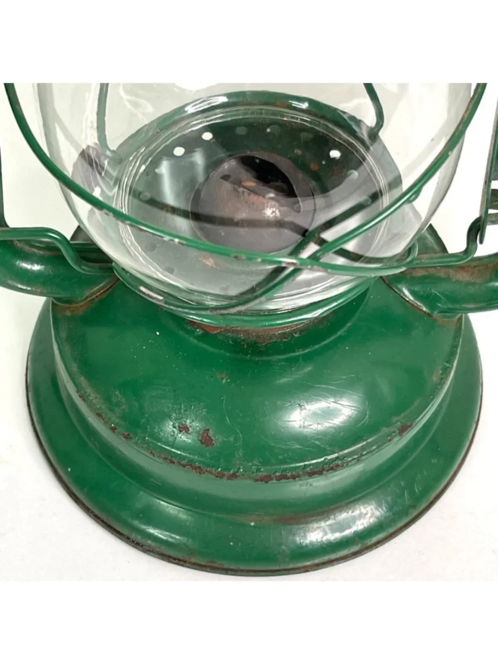 Vintage Green Hurricane Kerosene Lantern Great Condition Clear Globe 12